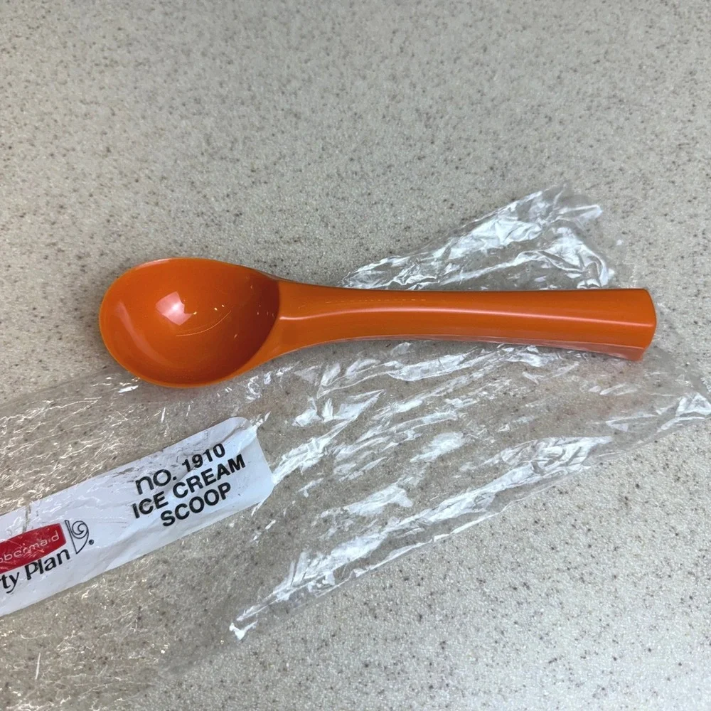 Rubbermaid brand new